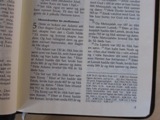 En norsk bibel - oppslått på 1. Mosebok, 5. kapittel - Opphav: Fotografi (Kristian Stormark)